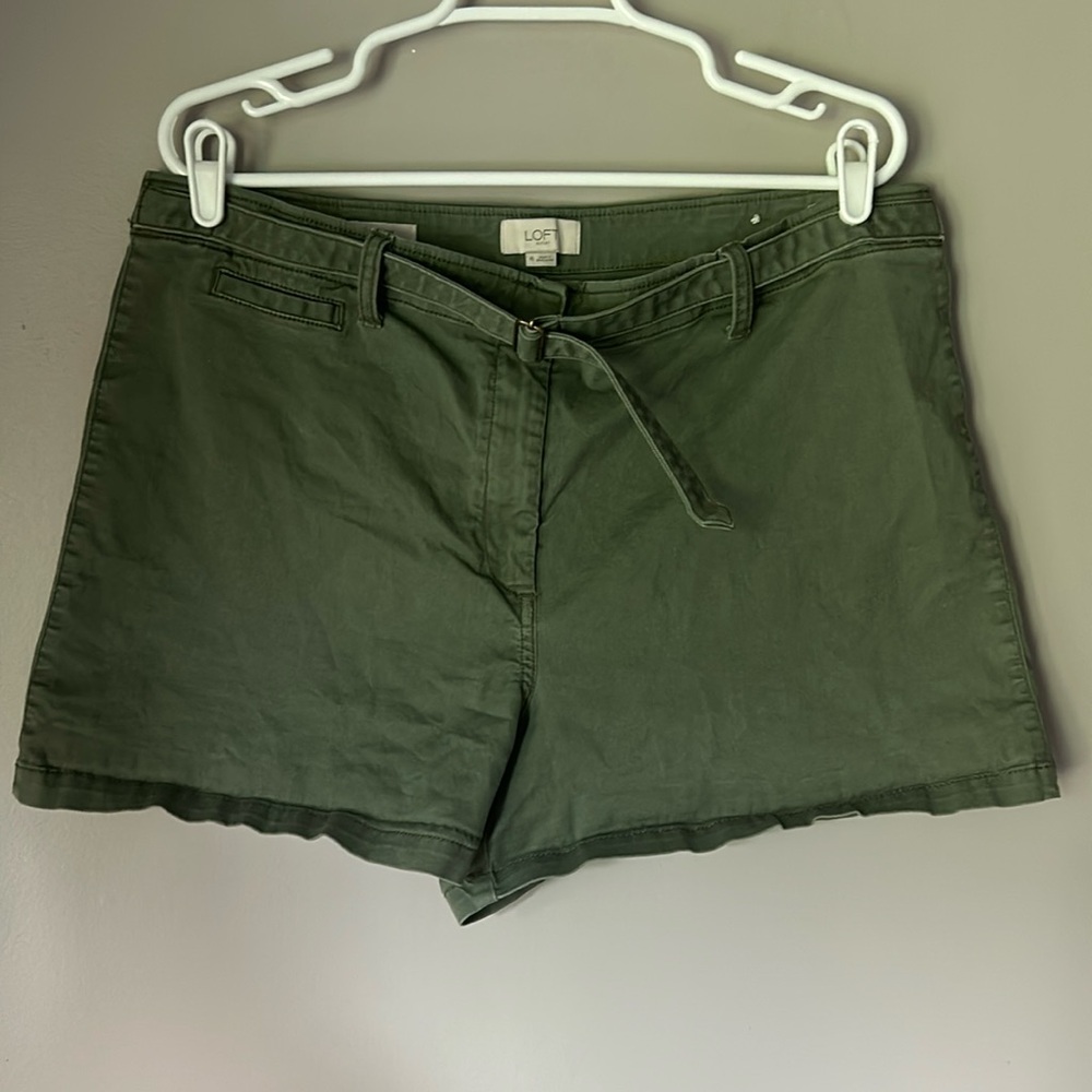 LOFT Women’s Army Green High Rise 4” Belted Chino Shorts